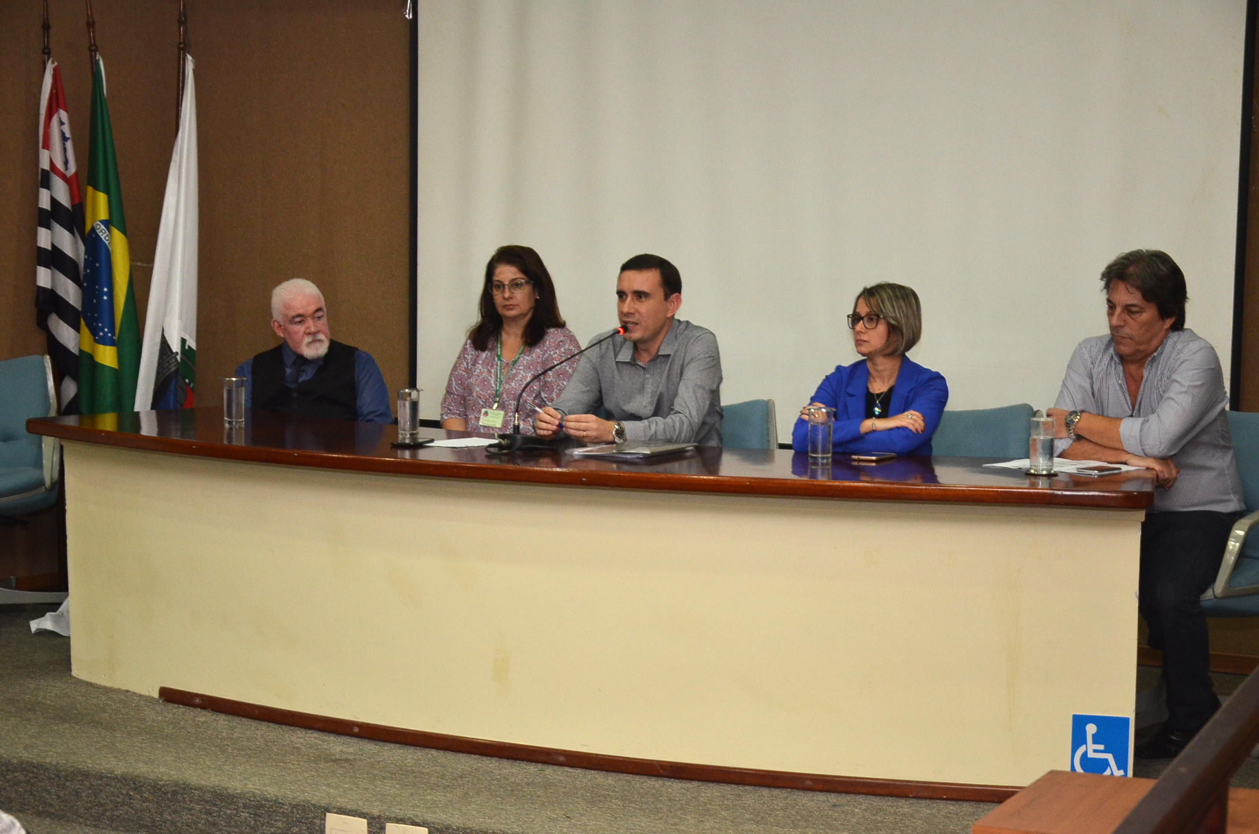 Comissão buscará alternativas para continuidade dos Grupos Artísticos