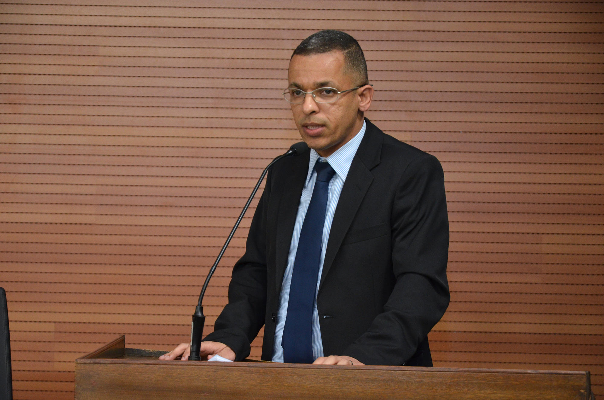 Marcinho pede reforma em área recreativa no Conjunto Mário Covas 