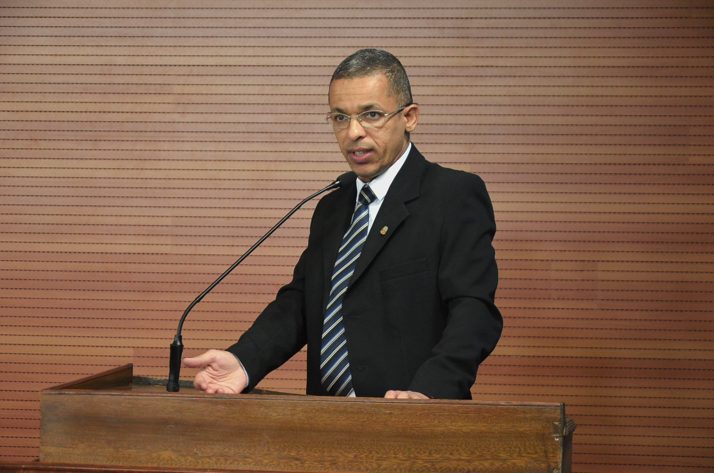 Marcinho solicita retorno de exames Raio X no Pronto Socorro Central