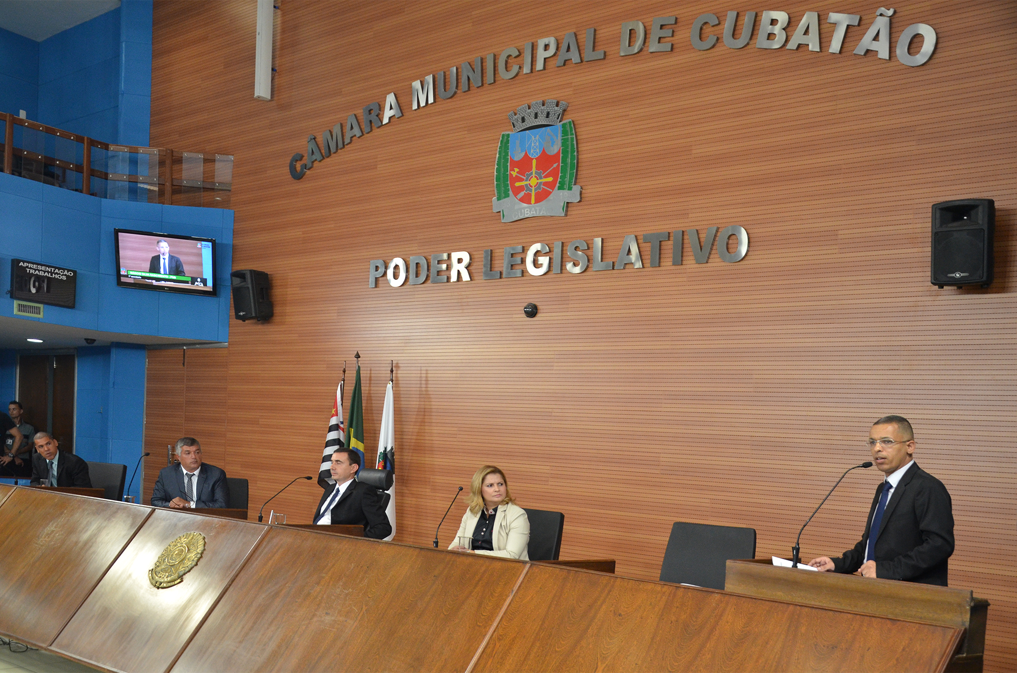 Parlamentares apresentam requerimentos durante expediente legislativo