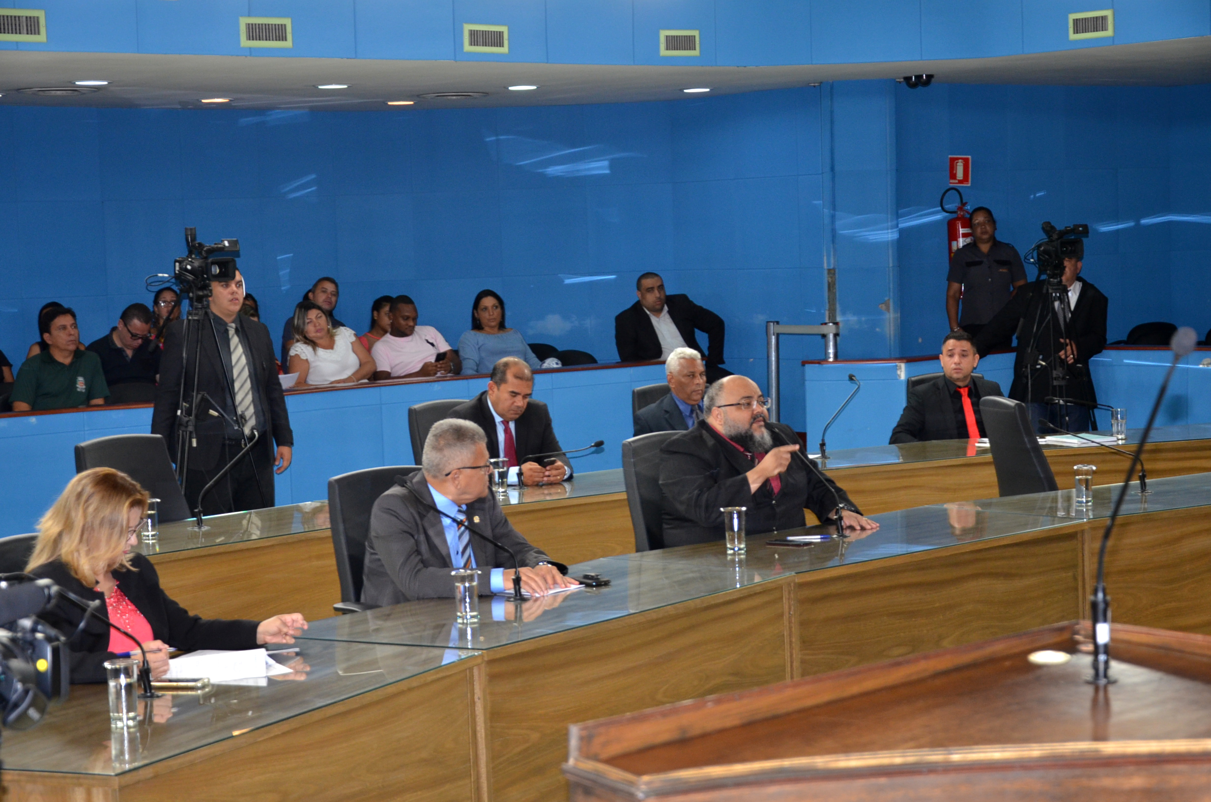 Parlamentares aprovam dois projetos do Executivo em sessão extraordinária