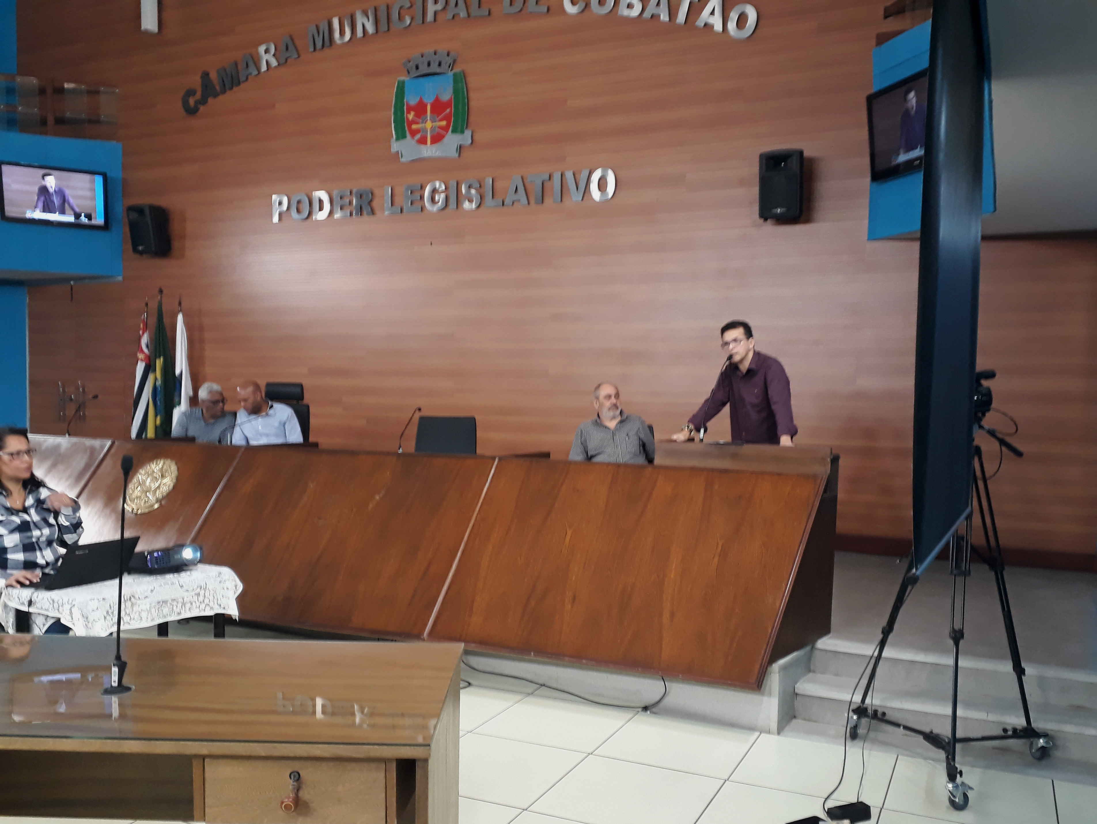 Parlamentares questionam secretário sobre dívidas com a SABESP