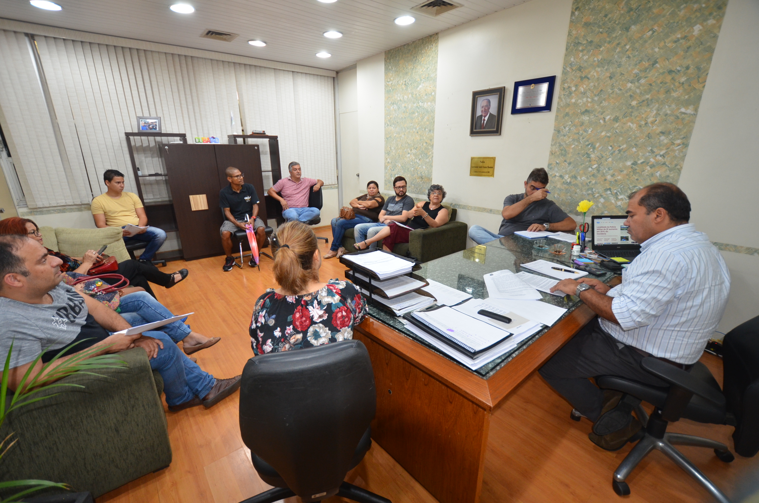 Parlamentares se reúnem com integrantes do Conselho Municipal de Educação