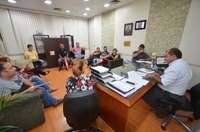 Parlamentares se reúnem com integrantes do Conselho Municipal de Educação