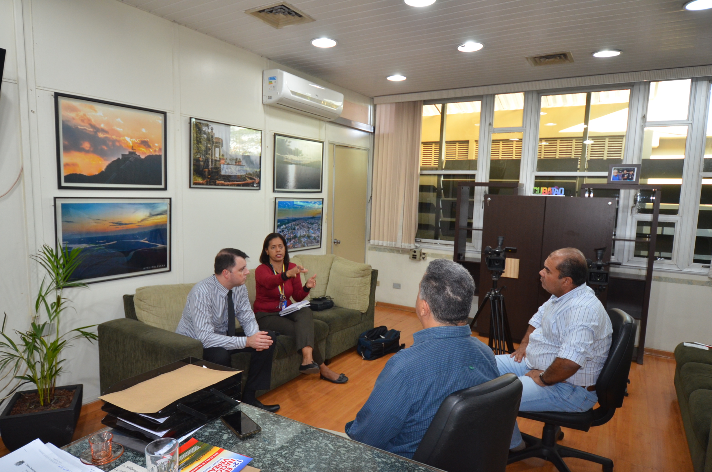 Presidente da Câmara se reúne com representantes do Banco do Brasil de Cubatão