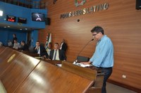 Professor utiliza Tribuna Popular para pedir diálogo entre docentes e Executivo