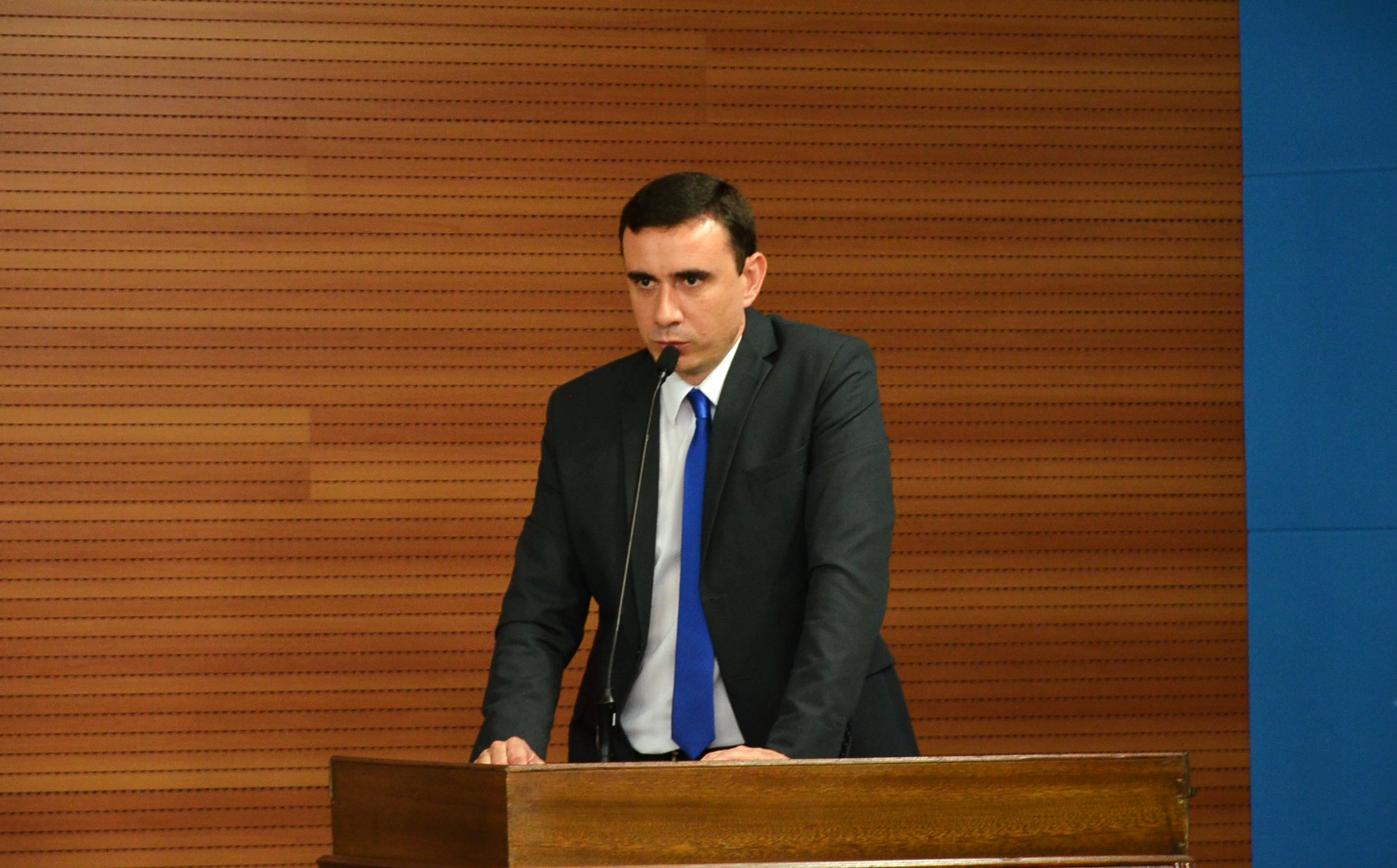 Rodrigo Alemão cobra atuação da CMT contra bloqueio na Vila Elizabeth