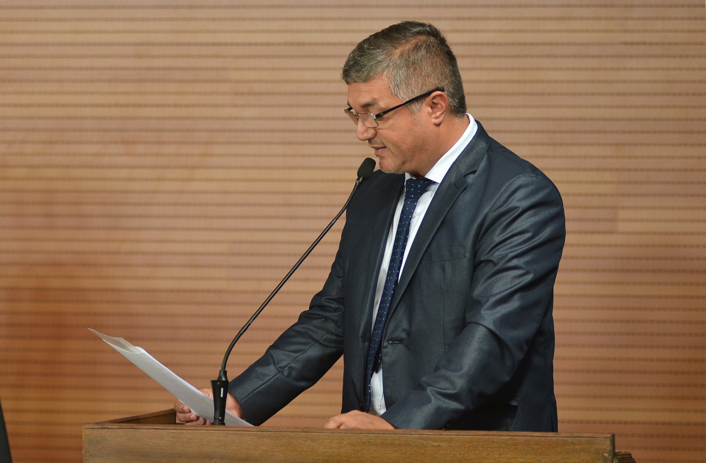 Sérgio Calçados pede suspensão de recesso nas creches municipais