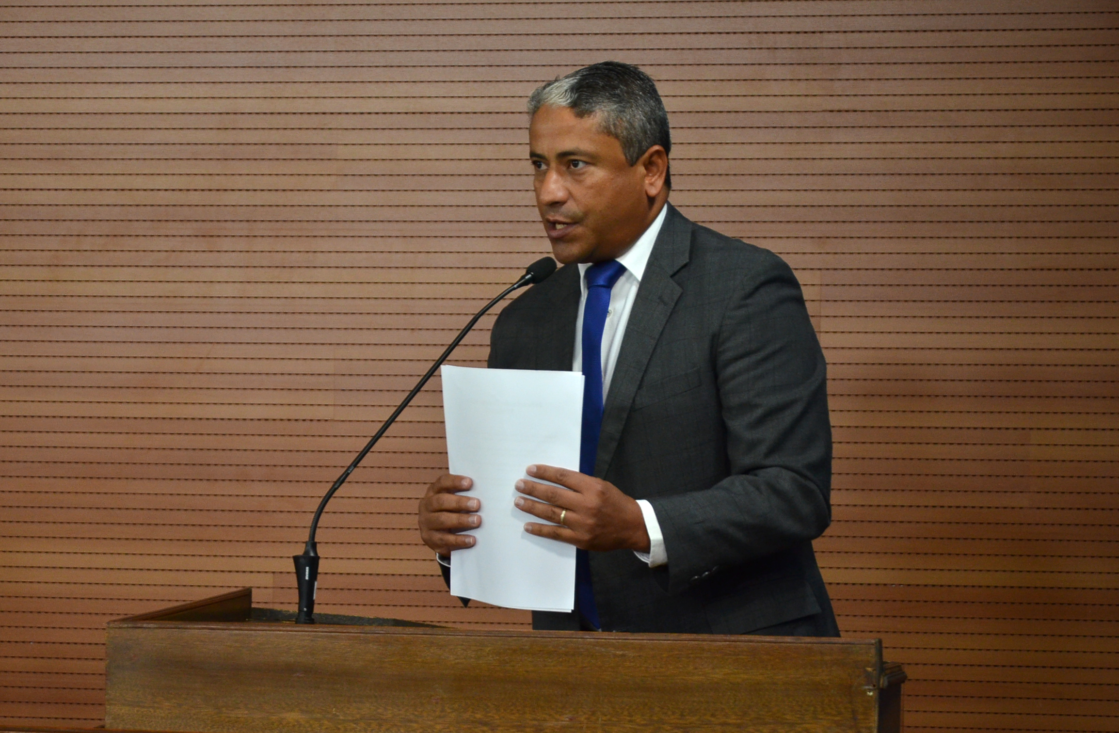 Toninho Vieira quer acesso à internet e tecnologias digitais nas UMEs