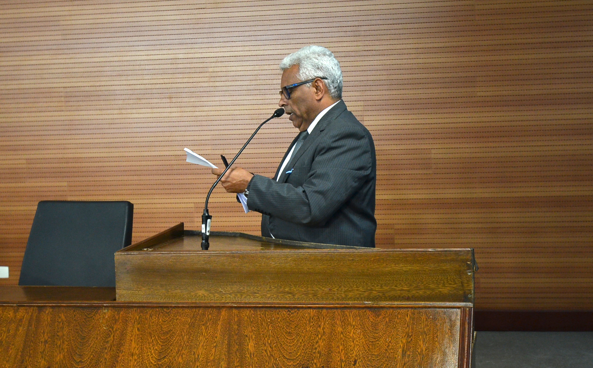 Vereador Jair do Bar solicita instalação de sinalização no bairro Jardim Nova República 