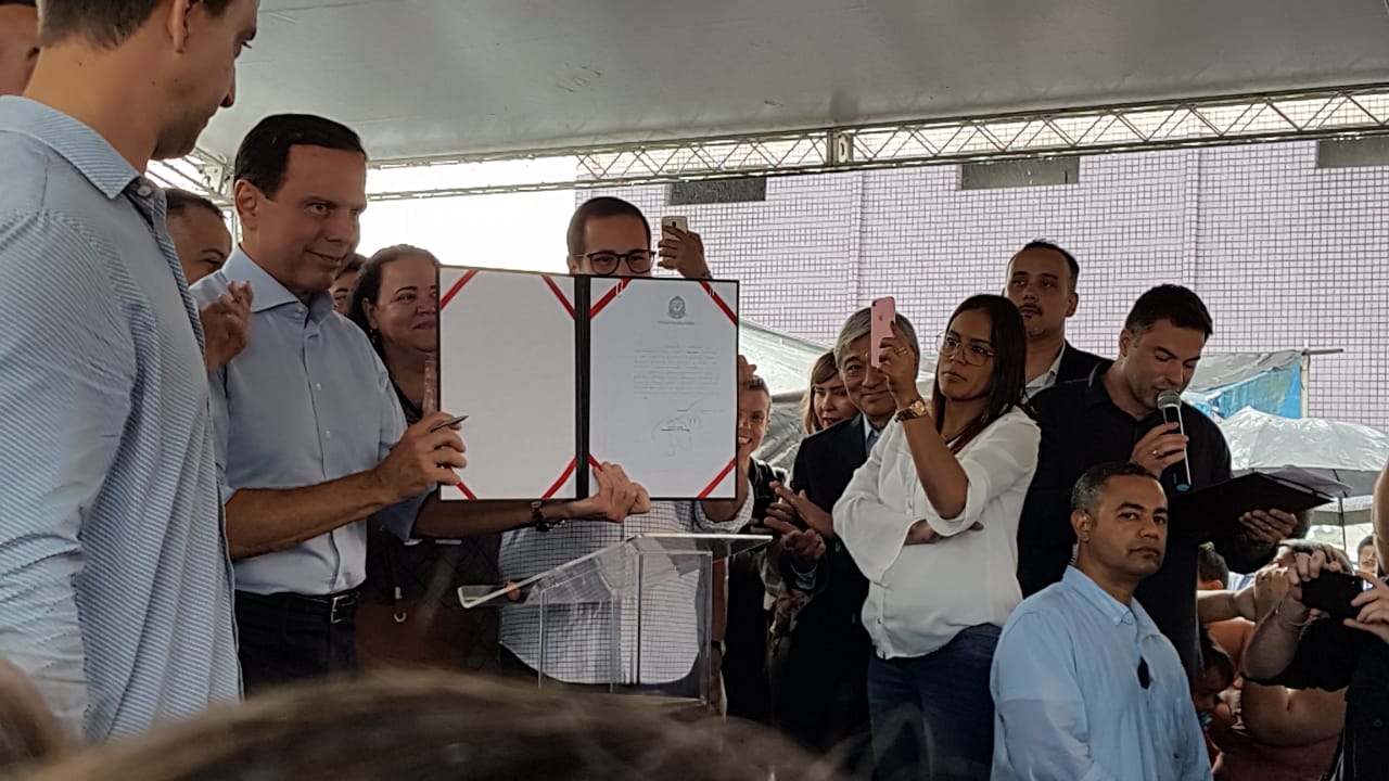 Vereadores acompanham inauguração do Restaurante Bom Prato em Cubatão