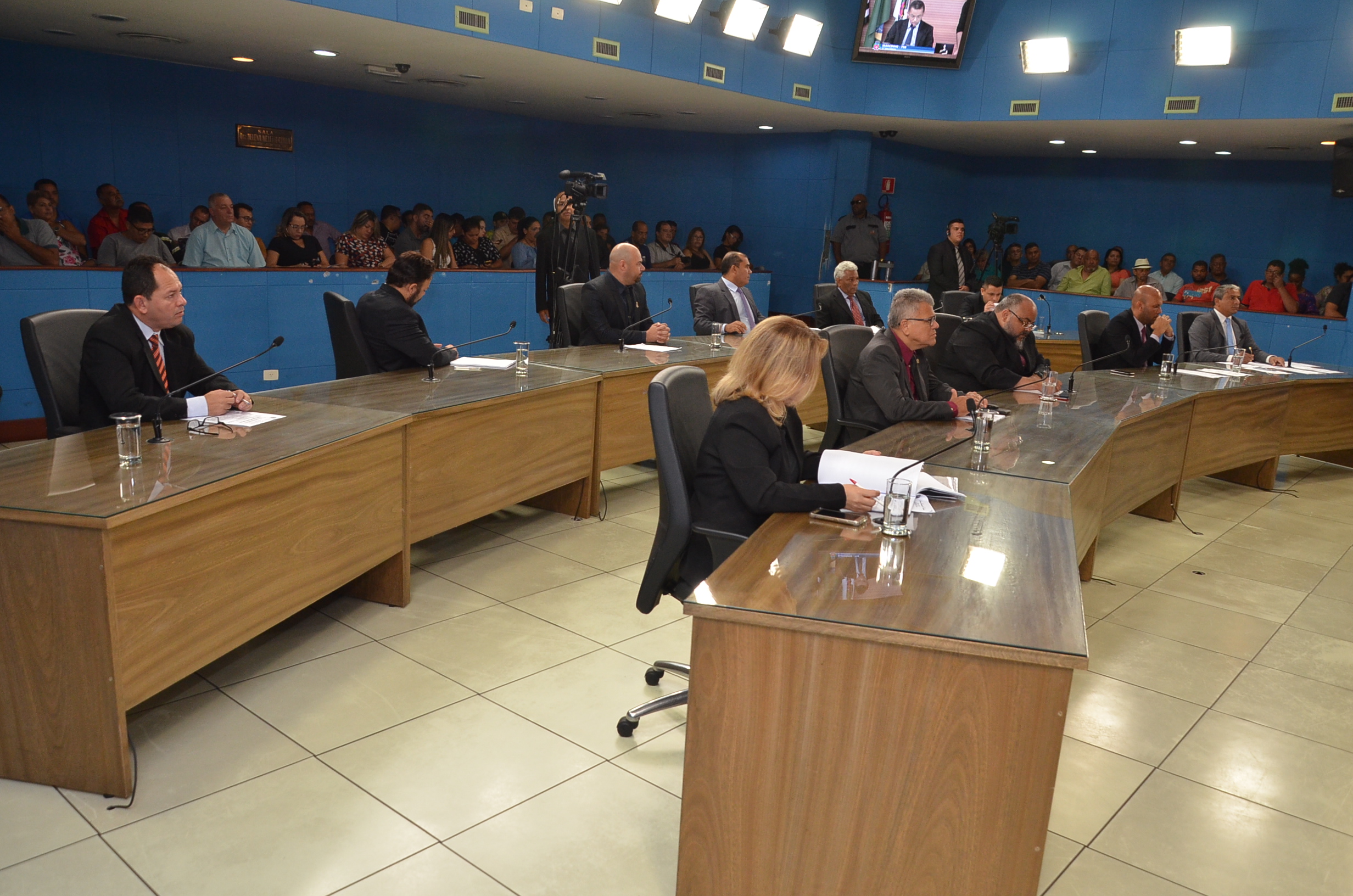 Vereadores aprovam projetos do Executivo em sessão extraordinária