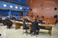 Vereadores prorrogam CEI que investiga desvios na Educação