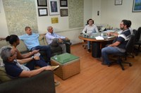 Vereadores se reúnem com Executivo para discutir alterações nos serviços de jardinagem