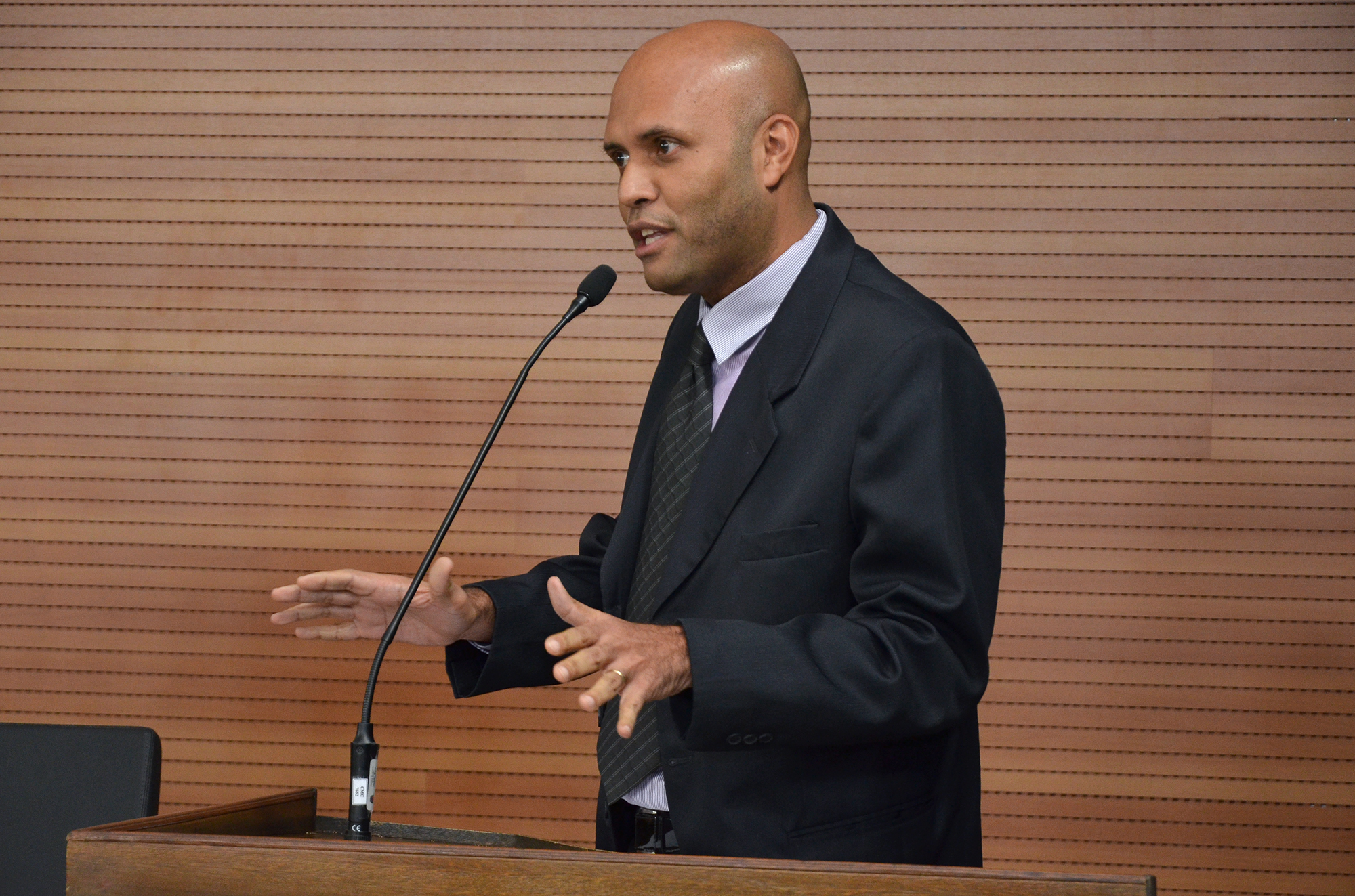 Wilson Pio pede melhorias em unidade de ensino da Cota 200