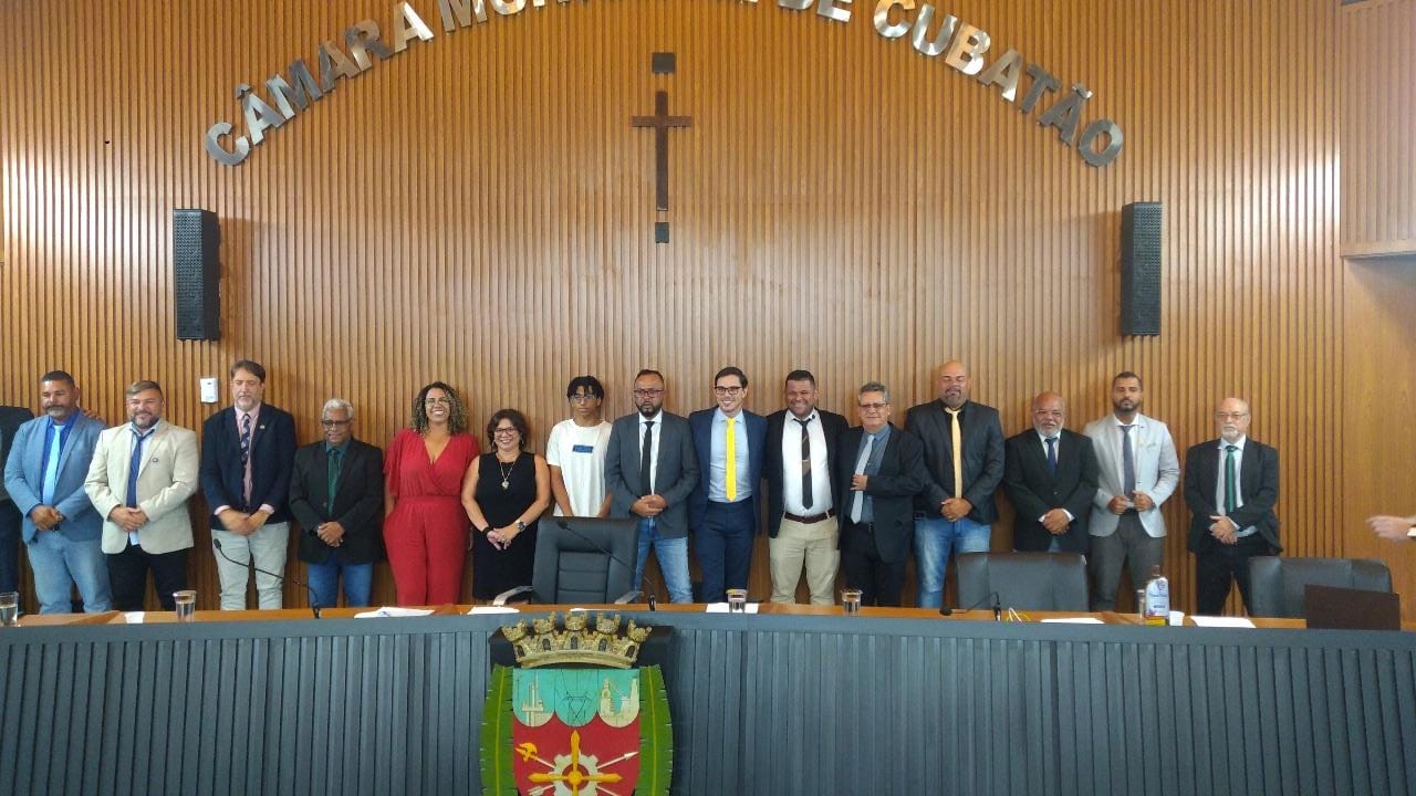 Jair do Bar homenageia intercambista cubatense do programa "Prontos pro Mundo"