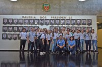 Jovens do Camp Cubatão visitam a Câmara e conhecem o funcionamento do Legislativo