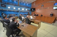 Maioria dos vereadores rejeita pedidos de impeachment contra prefeito municipal