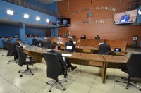 Morte de idoso com covid-19 em abrigo gera discussão na Câmara