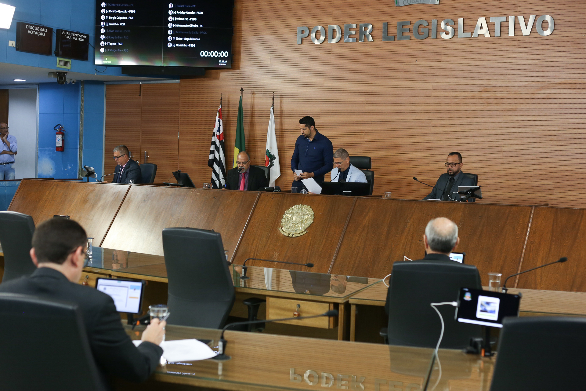 Parlamentares aprovam sete projetos de lei em sessão extraordinária