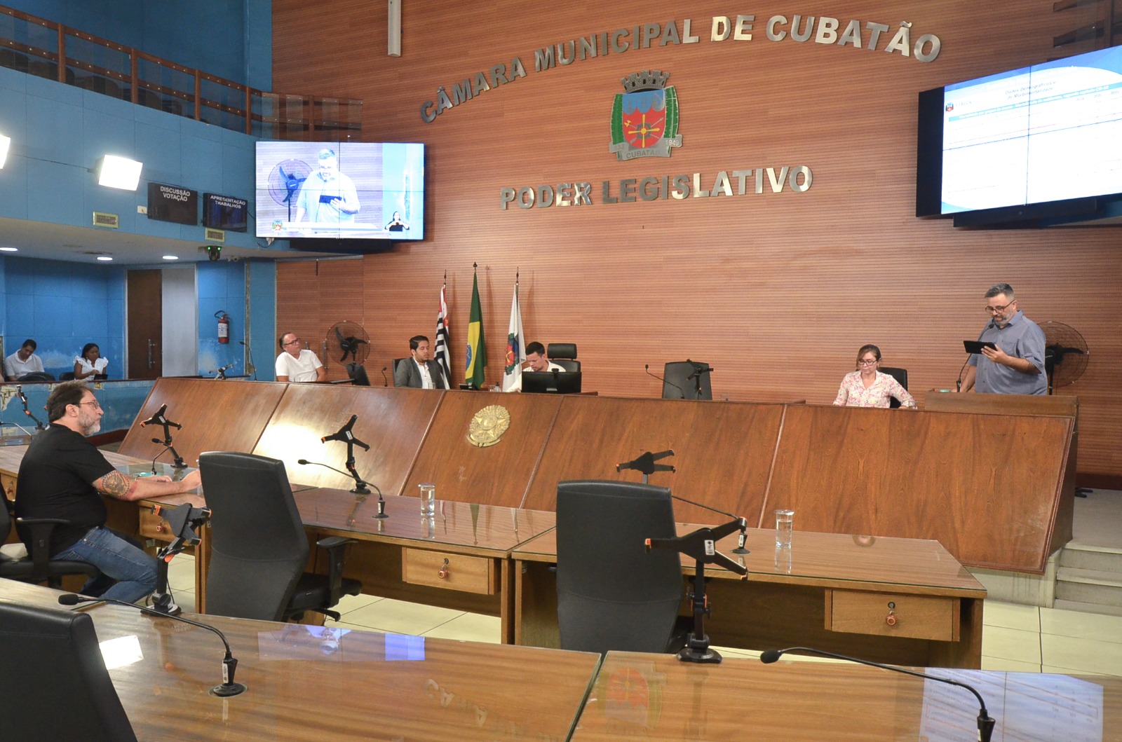 Parlamentares questionam emendas destinadas à compra de equipamentos hospitalares