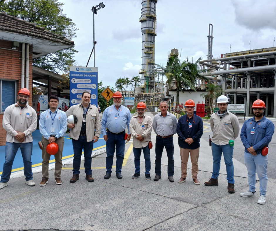 Parlamentares visitam unidade da Unigel em Cubatão e apresentam resultados de CEV