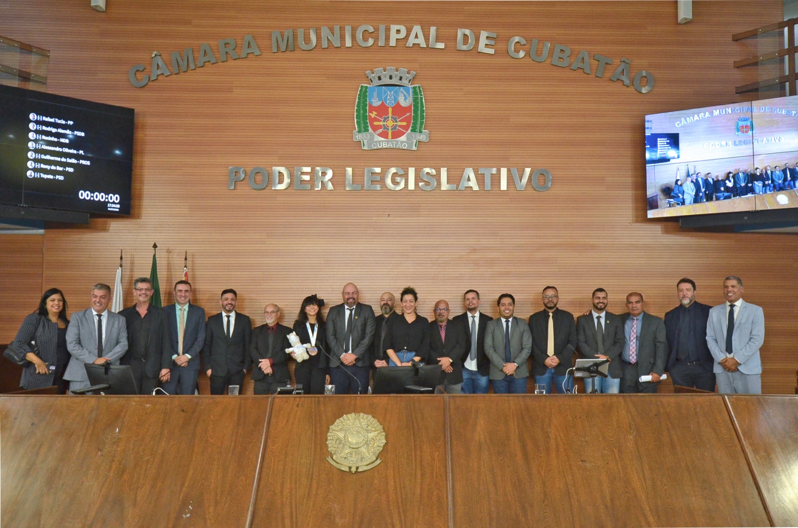 Câmara homenageia Melissa Passarelli, destaque mundial na patinação artística 