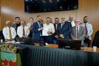 Prefeito entrega projeto da LDO para o exercício de 2027 na Câmara 