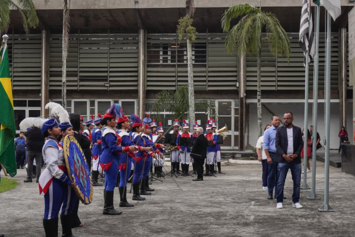 Presidente da Câmara comparece à solenidade de abertura da Semana da Pátria de Cubatão
