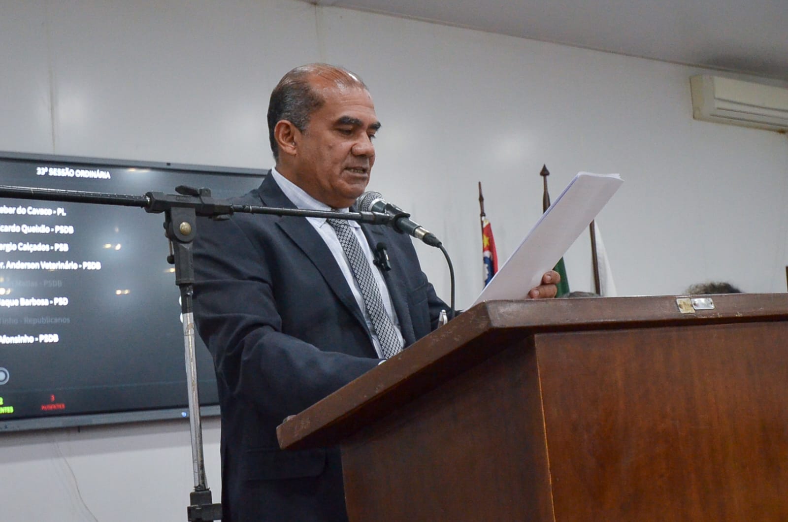 Roxinho cobra descumprimento do programa “Ilumina Cubatão”