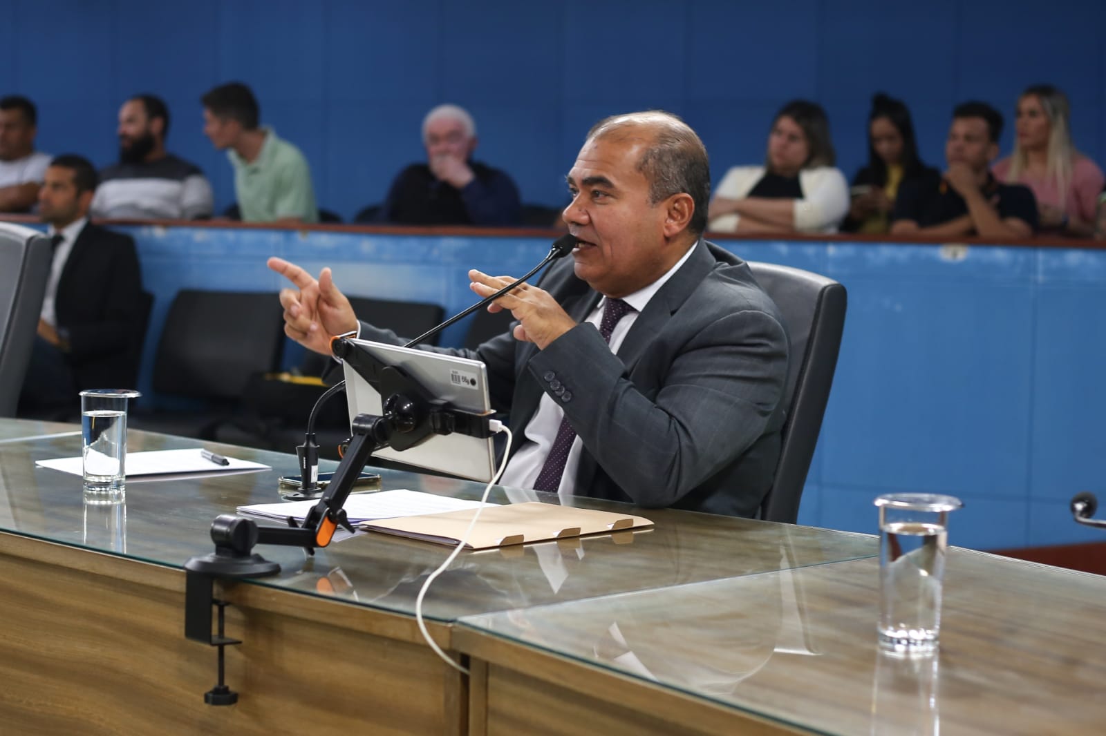 Roxinho quer informações sobre indenizações pagas à empresa de ônibus