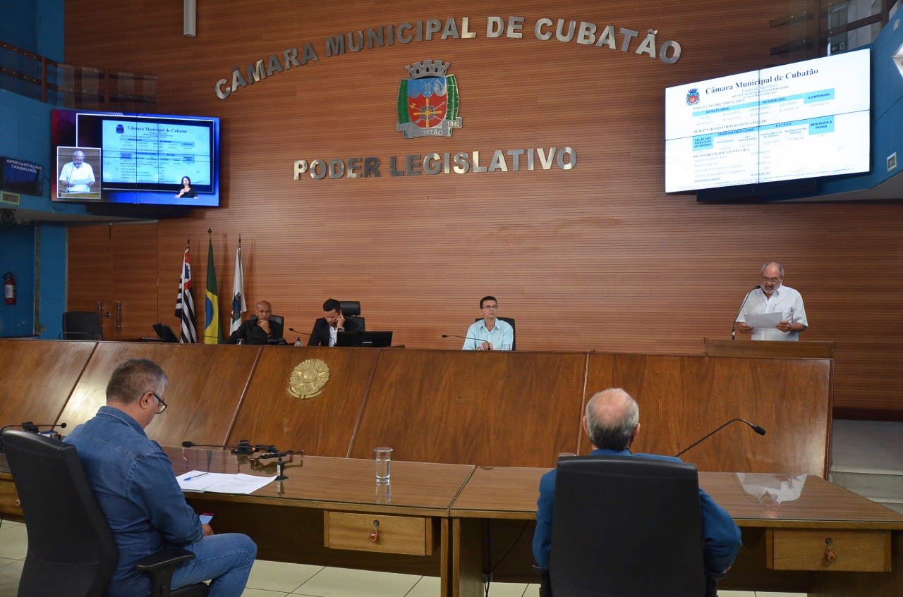 Secretário de Finanças responde a questionamentos dos vereadores em audiência pública