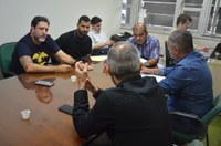 Secretário de Obras responde a questionamentos dos vereadores durante Comissão de Inquérito