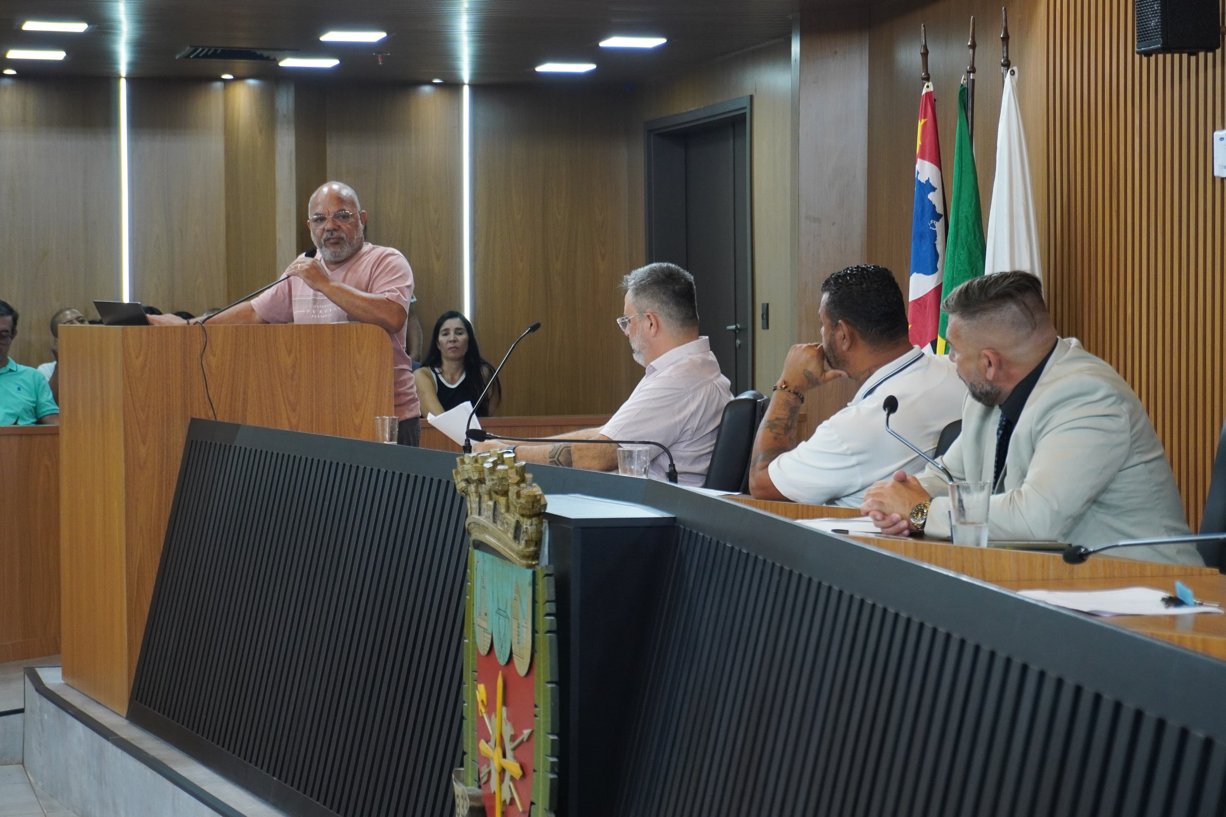 Secretário de Saúde presta contas e responde a questionamentos dos parlamentares em audiência pública 