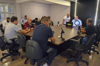 Sessão é encerrada por falta de quórum