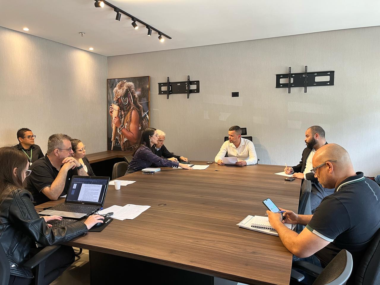 Sobrecarga na Saúde de Cubatão ganha destaque em CEV de Rony Martins