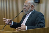 Tinho propõe uso obrigatório de focinheira e coleira em cães de grande porte  