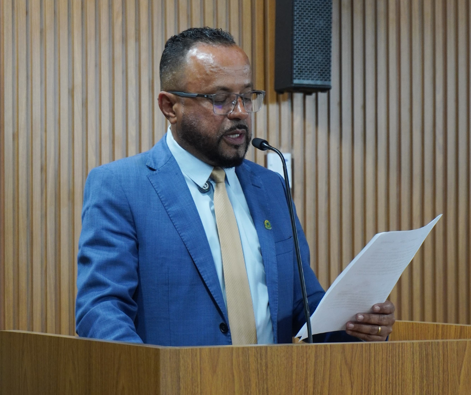 Topete quer água encanada, coleta de esgoto e energia elétrica na Rua da Benção, na Vila Esperança