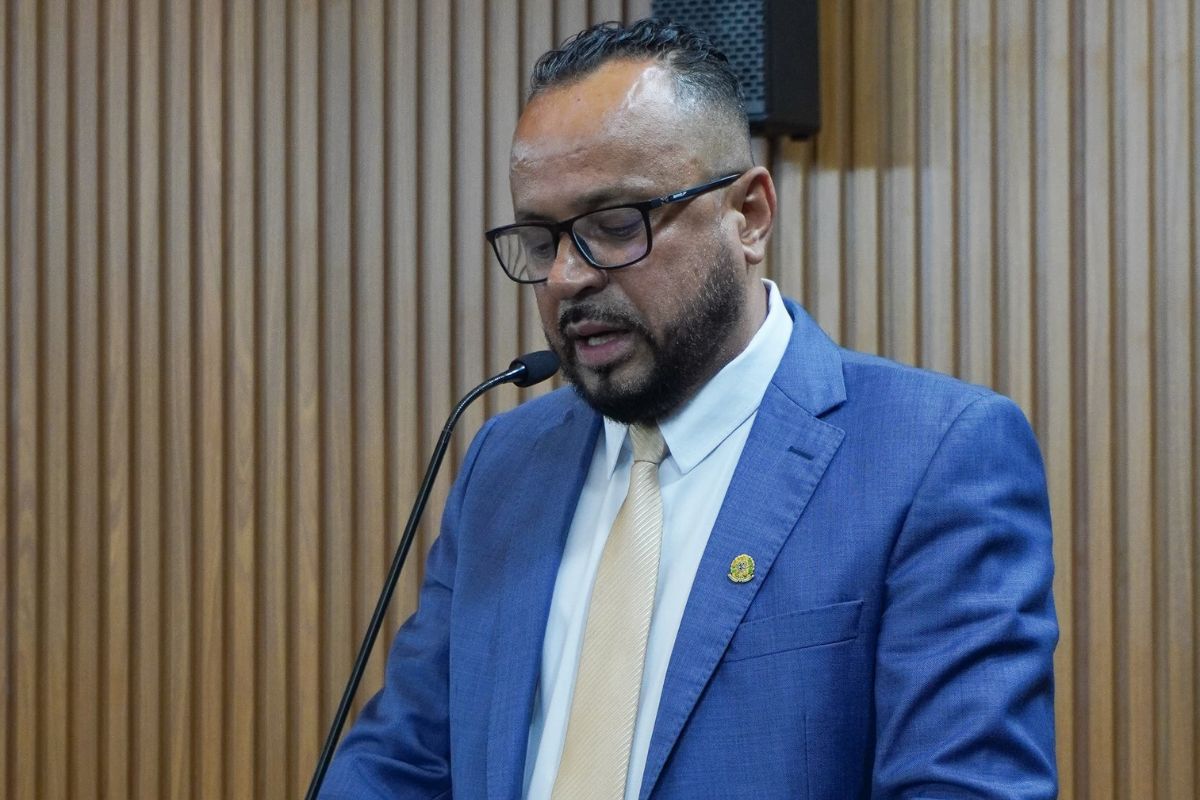 Topete propõe pagamento via Pix no transporte municipal 