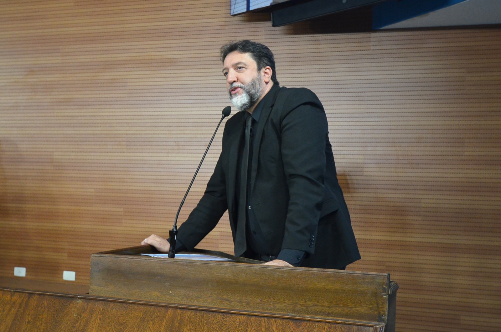 Vereadores apontam descaso do governo municipal com os patrimônios históricos e culturais 