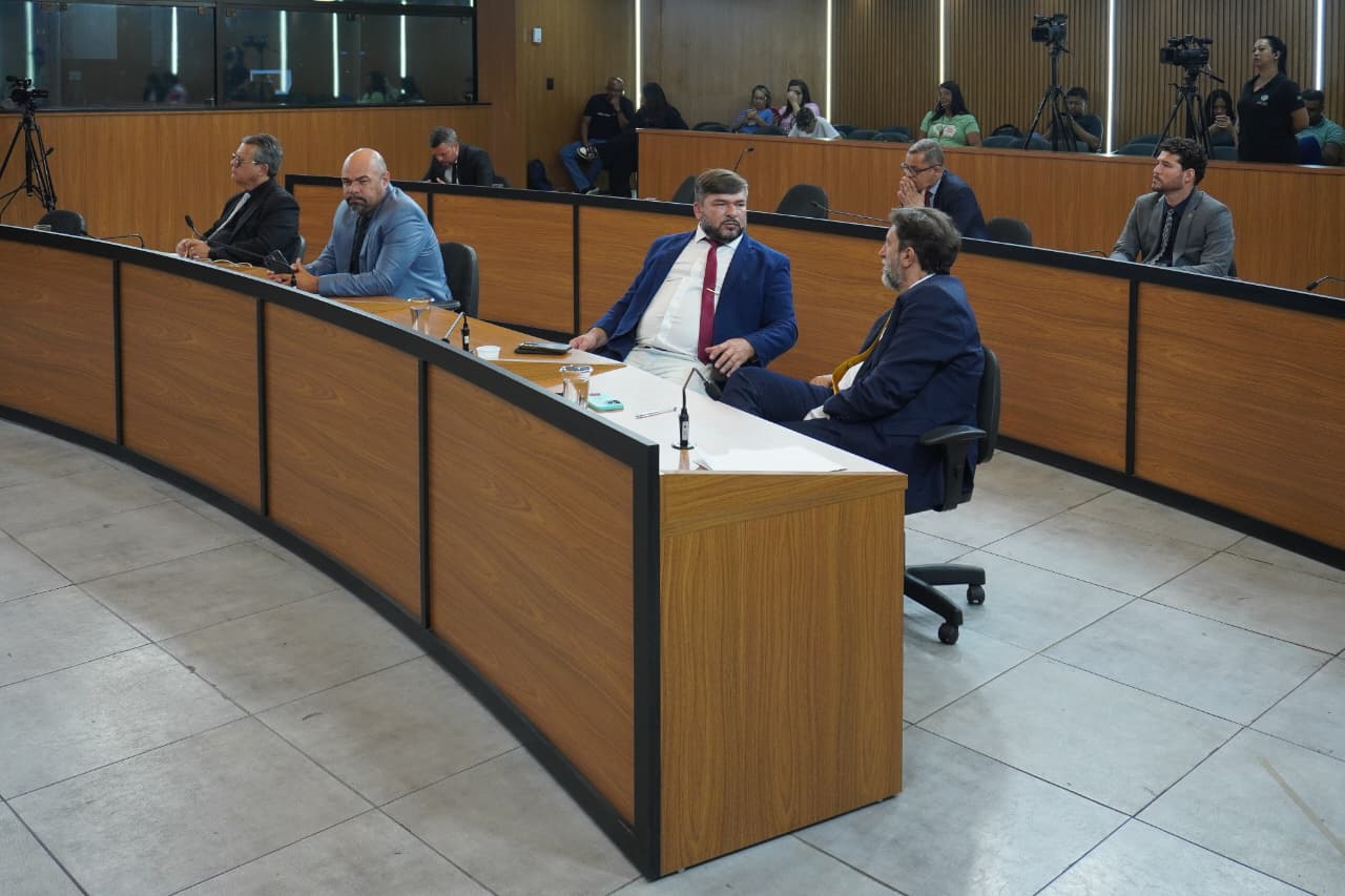 Vereadores aprovam projeto que proíbe o uso de playground público por adultos e adolescentes