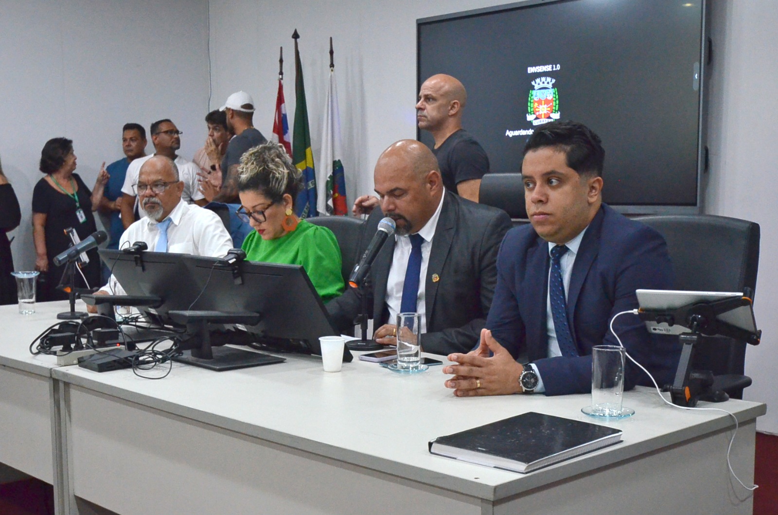 Vereadores aprovam reajuste salarial de equipe de suporte pedagógico das UMEs