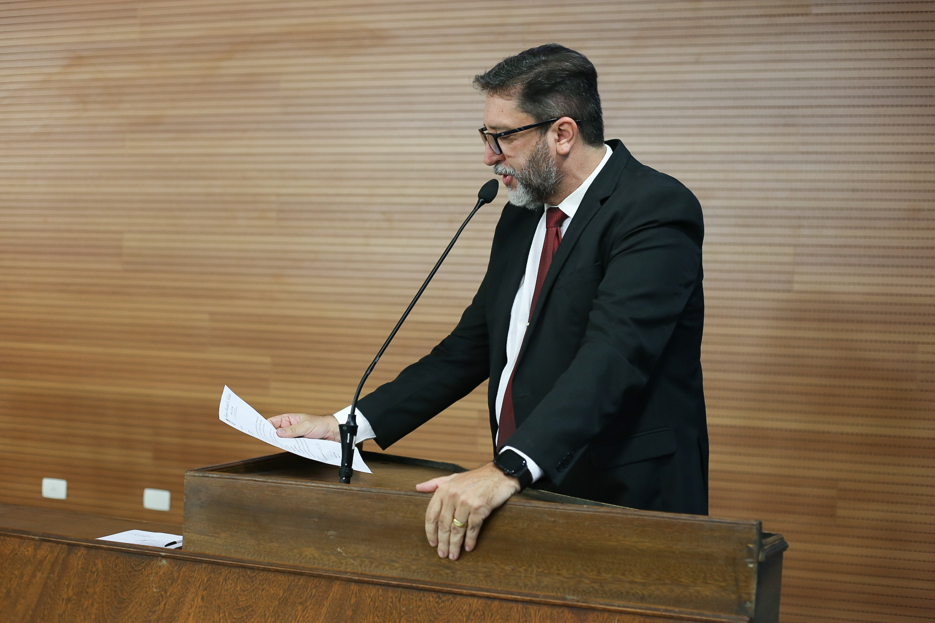 Vereadores investigarão critérios de distribuição de cestas básicas no município