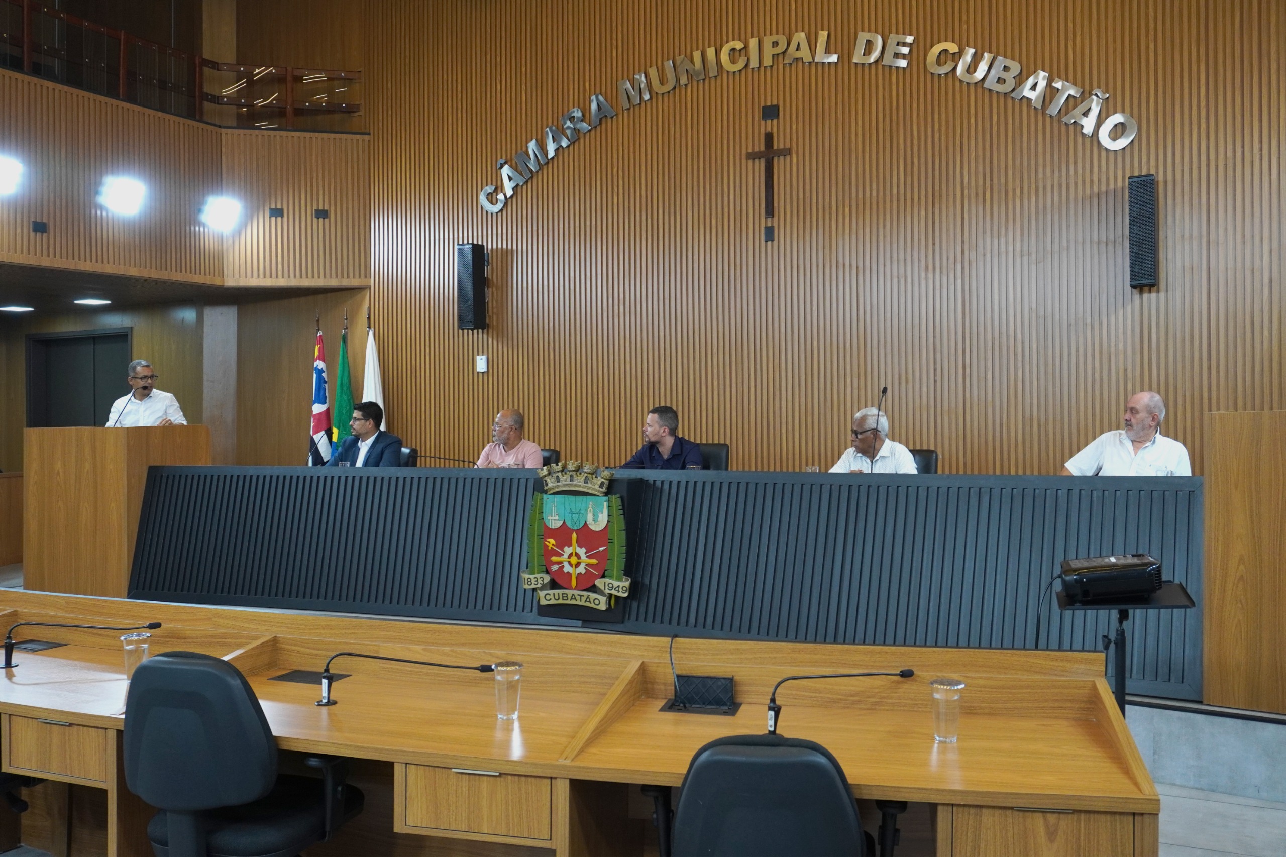 Vereadores questionam sobre dívidas e Refis em audiência pública de finanças