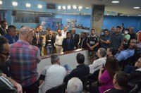 Vereadores se reúnem com comissão de caminhoneiros e comerciantes da cidade