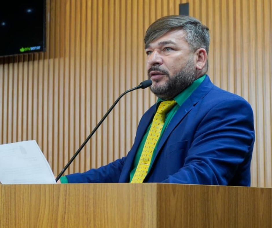 Xuxa quer mais especialistas nos serviços de saúde e manutenção dos equipamentos oftalmológicos